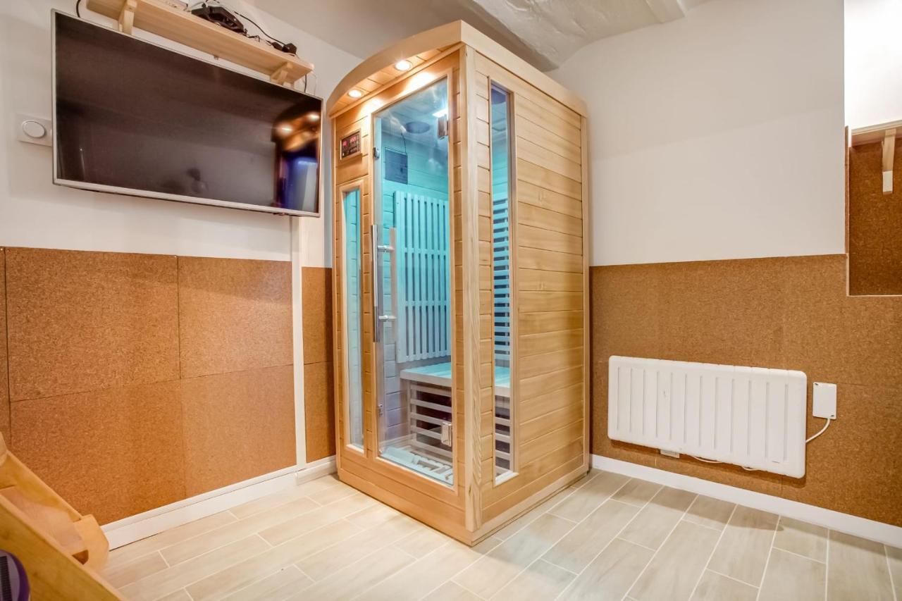 Flat For 4 Located In The Heart Of Paris Exterior photo